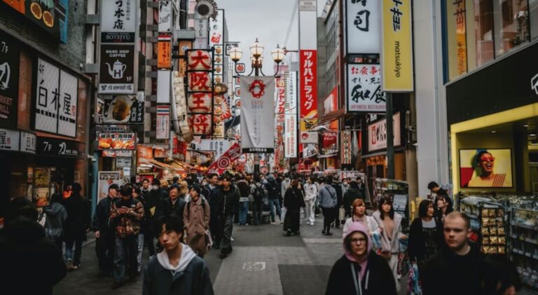 Passaporte sendo carimbado na imigração japonesa — entrada no Japão sem necessidade de visto para brasileiros